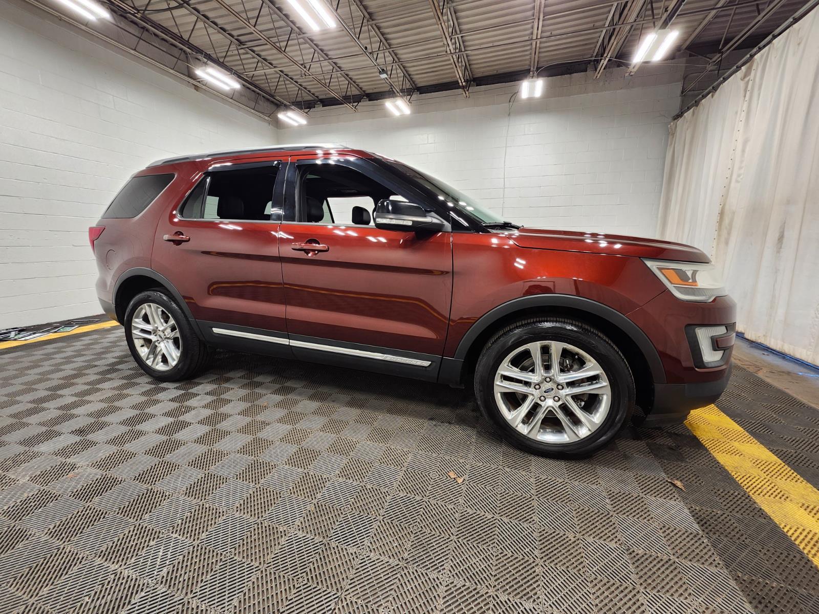 2016 Ford Explorer XLT 4WD's photo