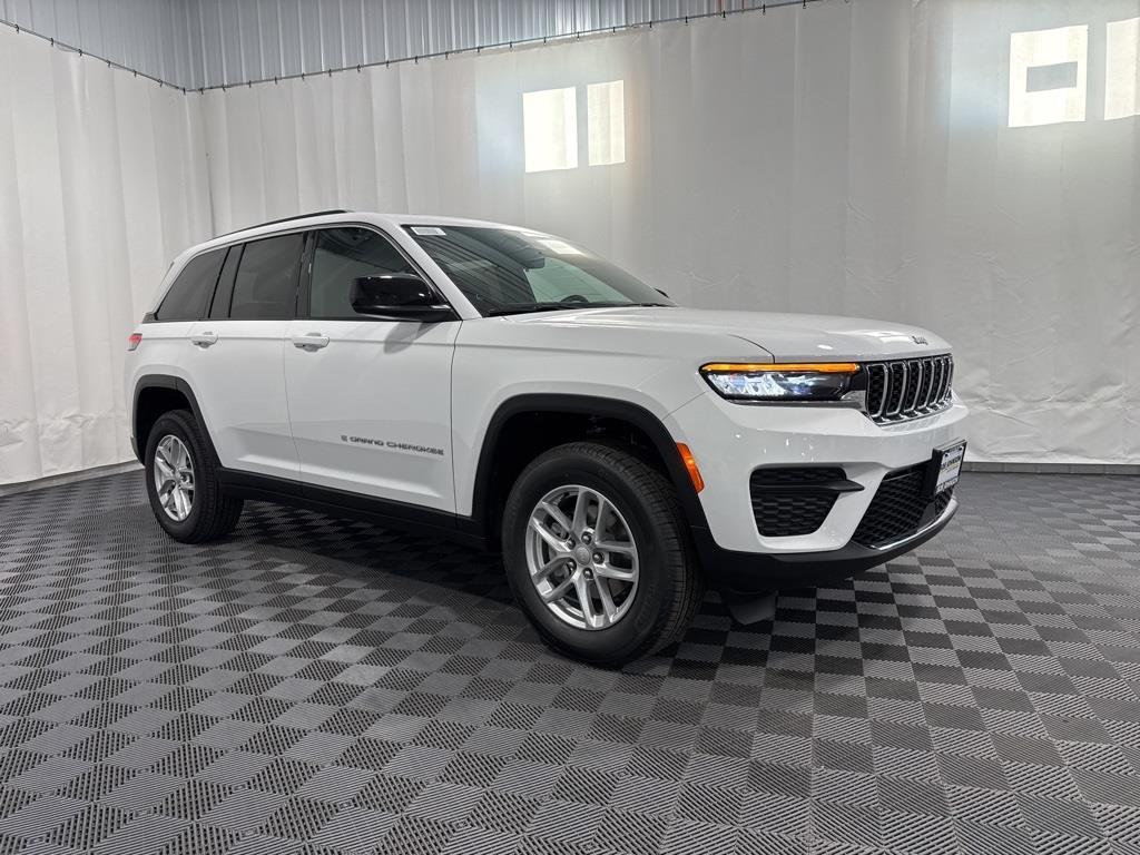 2025 Jeep Grand Cherokee Laredo's photo