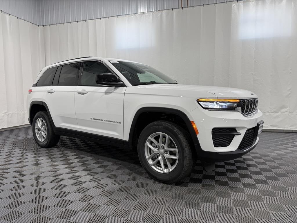 2025 Jeep Grand Cherokee Laredo's photo