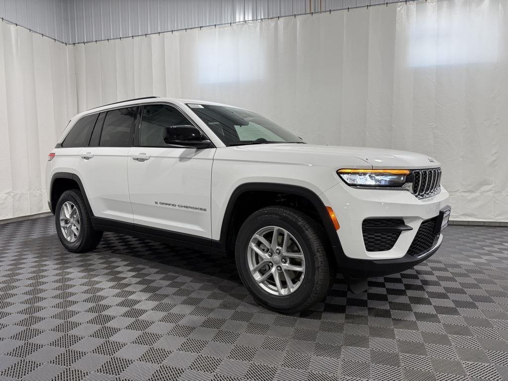 2025 Jeep Grand Cherokee Laredo's photo