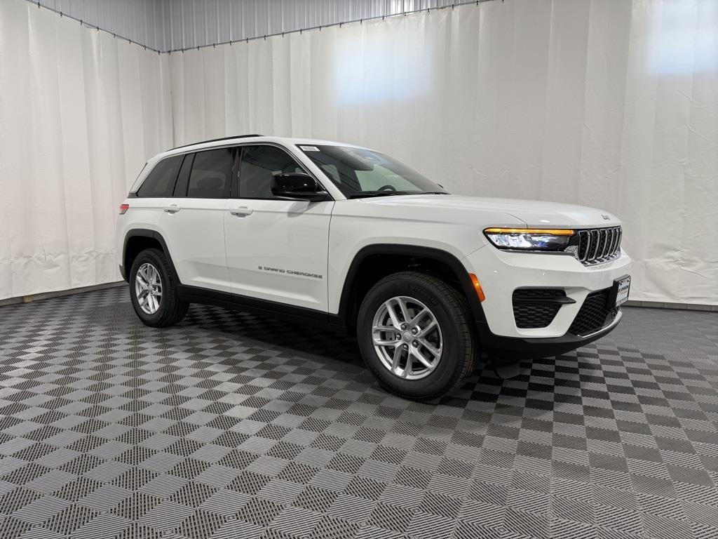 2025 Jeep Grand Cherokee Laredo's photo