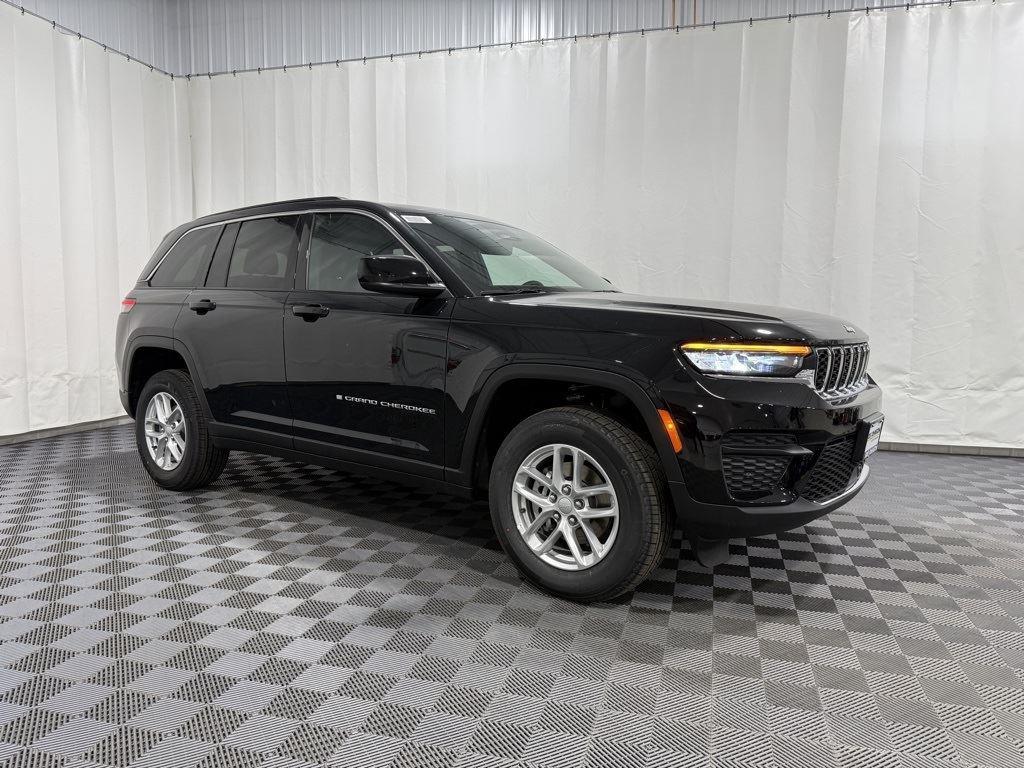 2025 Jeep Grand Cherokee Laredo's photo