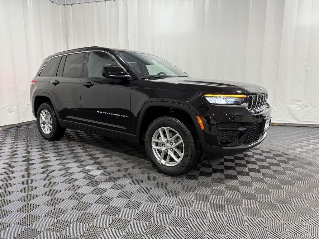 2025 Jeep Grand Cherokee Laredo's photo