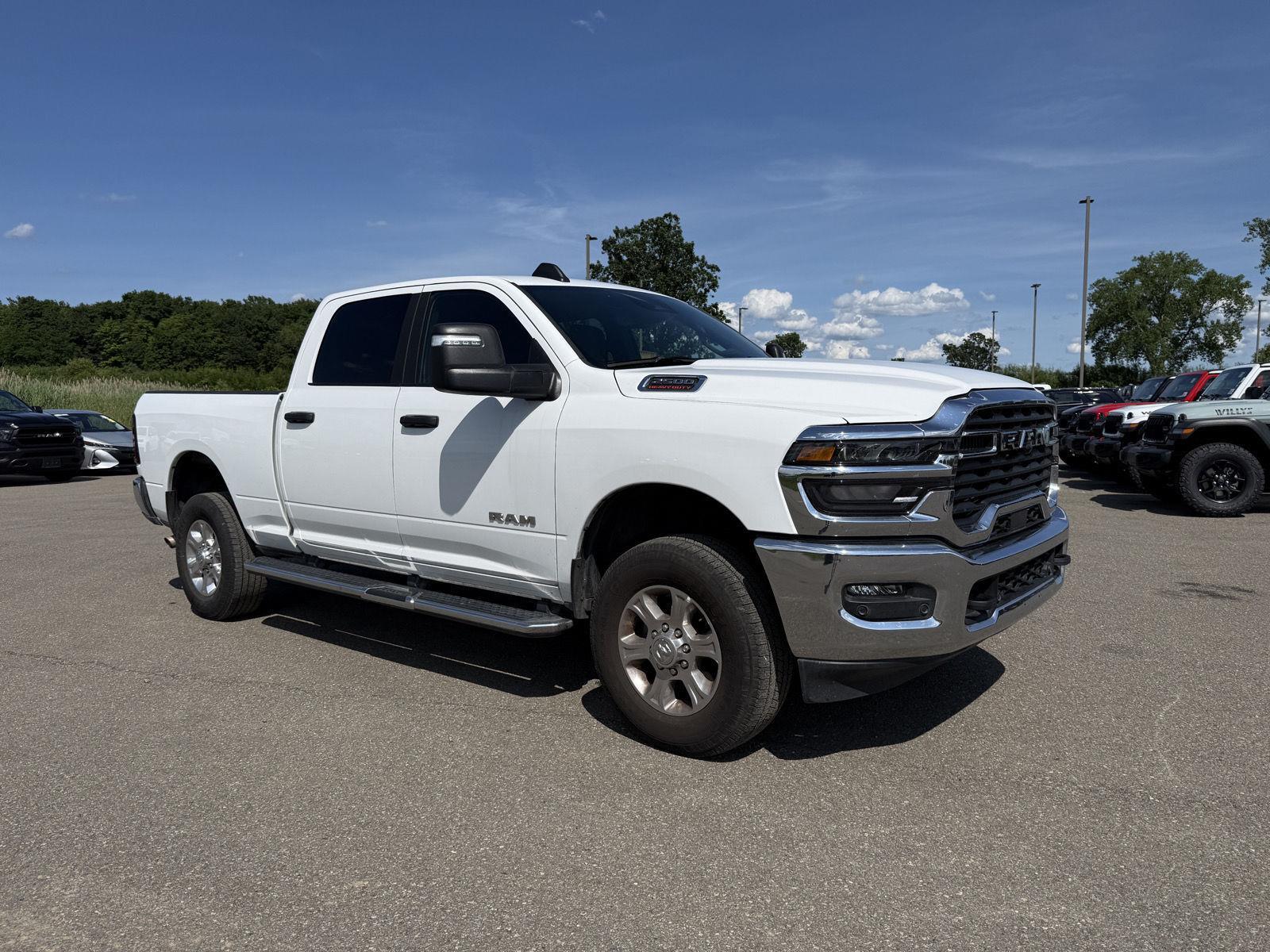 Bright White Clearcoat 2026 RAM 2500 Pickup Truck Four-Wheel Drive 8-Speed Automatic