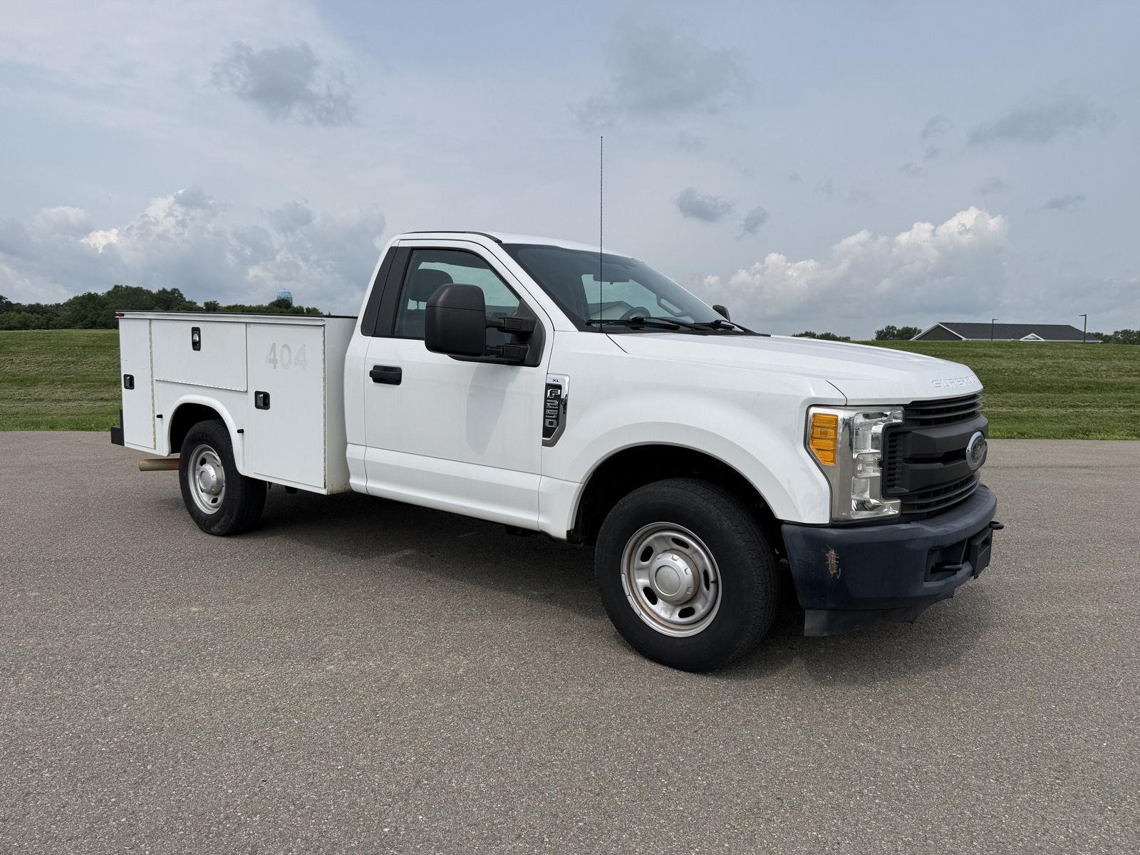  2017 Ford F-250 Super Duty XL LB   