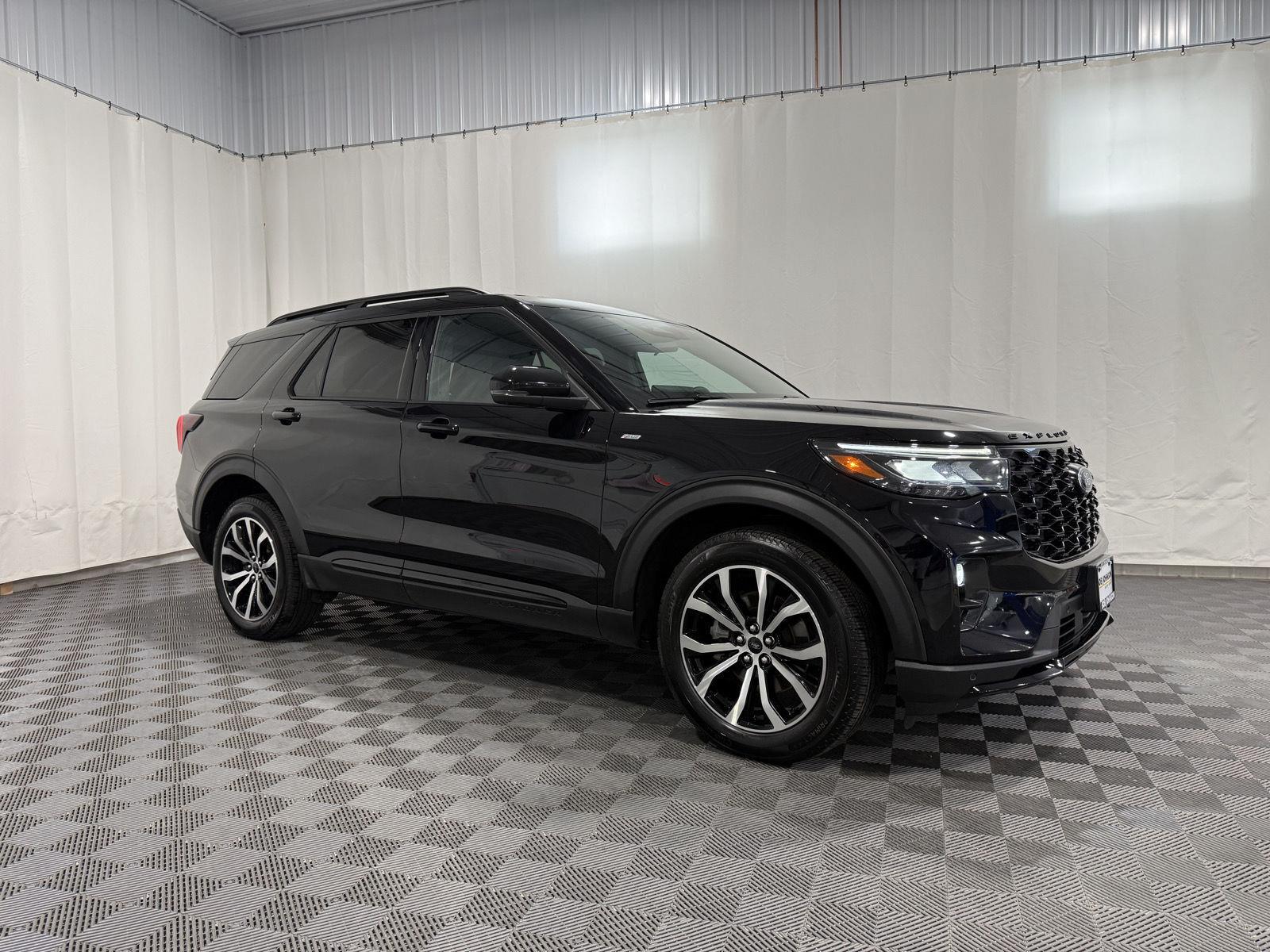 Agate Black 2025 Ford Explorer SUV / Crossover All-Wheel Drive Automatic