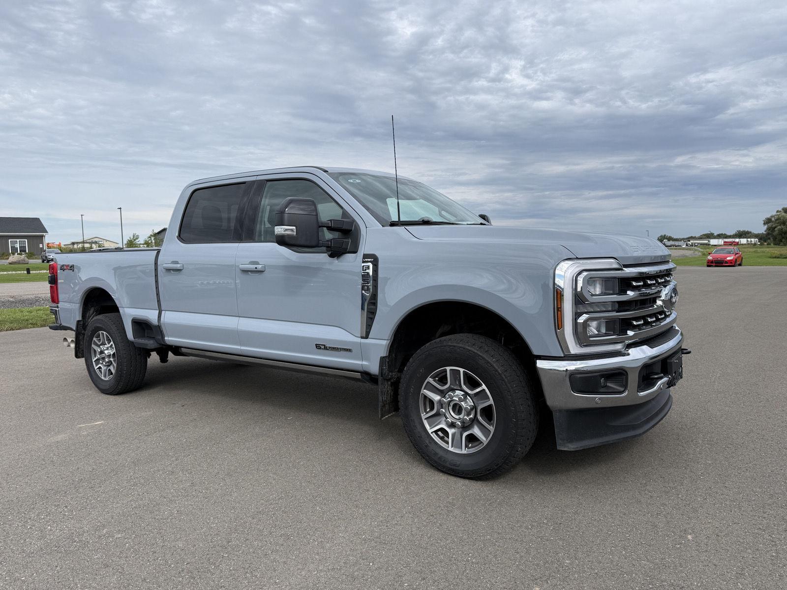 Glacier Gray Metallic Tri-Coat 2025 Ford F-250 Super Duty Pickup Truck Four-Wheel Drive Automatic
