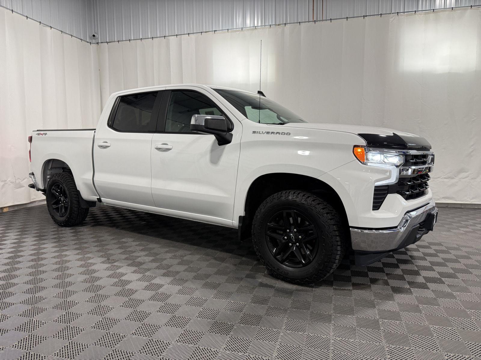 Summit White 2023 Chevrolet Silverado 1500 Pickup Truck Four-Wheel Drive 