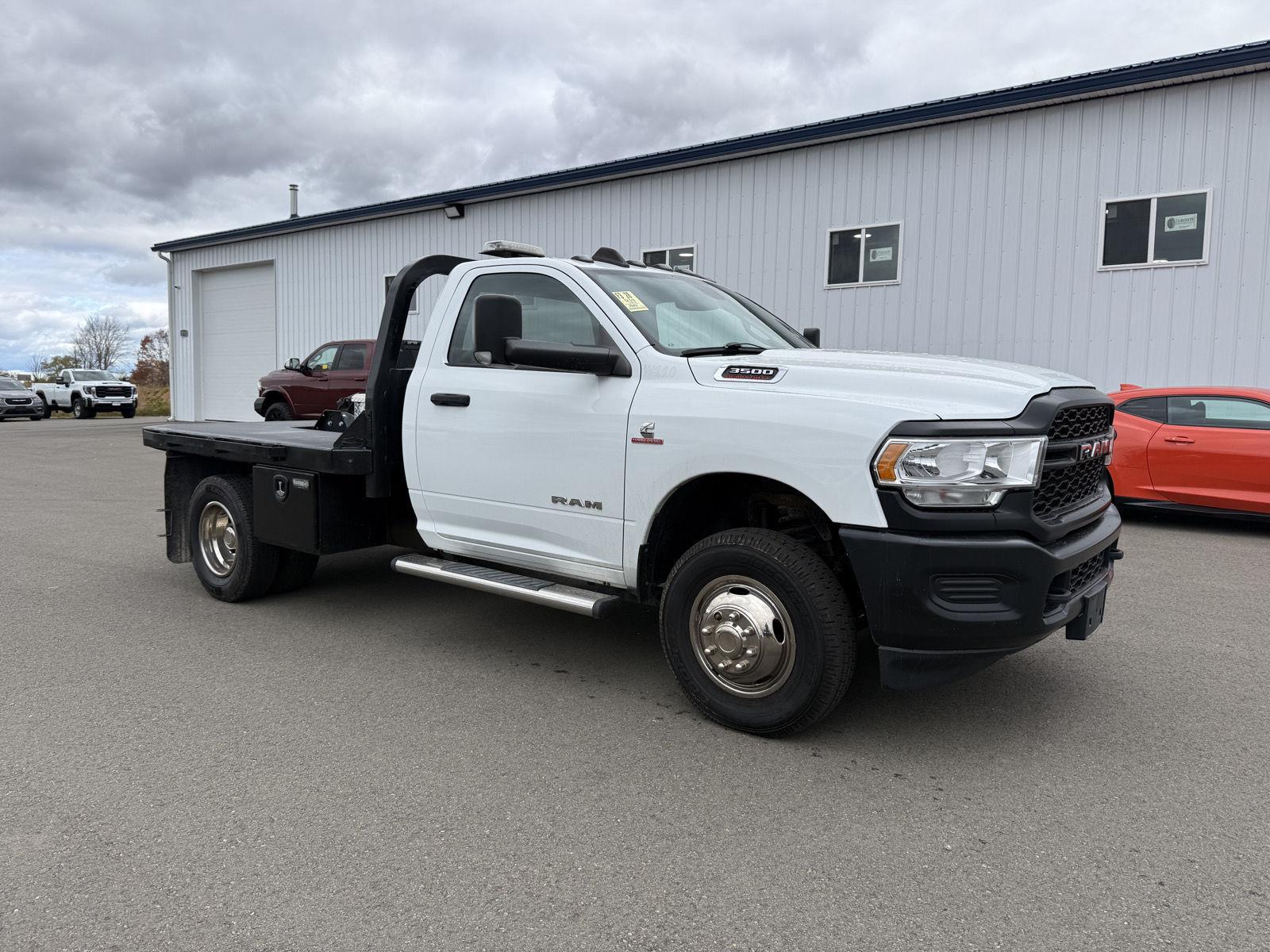 2022 RAM 3500 Chassis Tradesman Regular Cab DRW 4WD