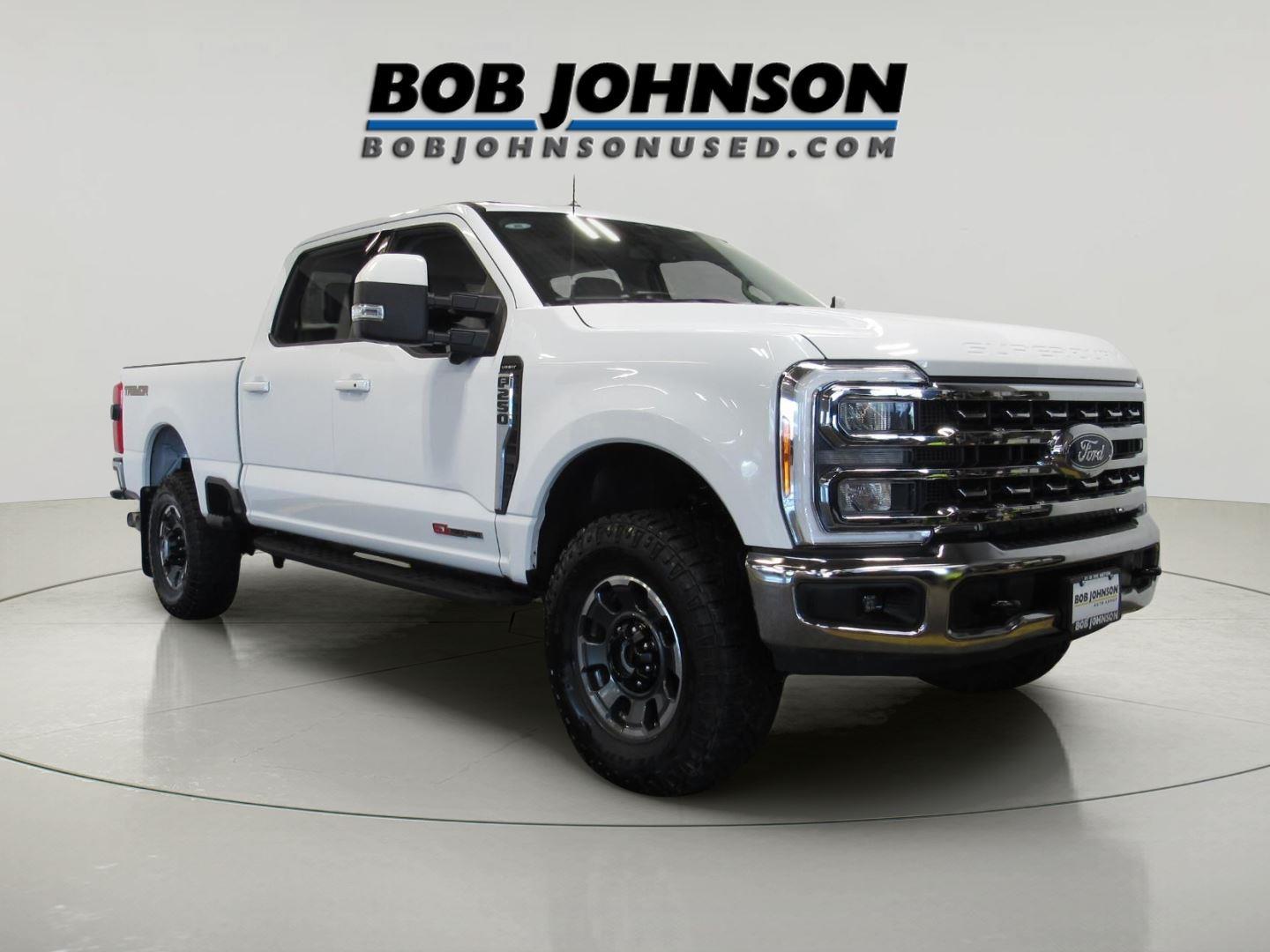 Oxford White 2023 Ford F-250 Super Duty Pickup Truck Four-Wheel Drive Automatic