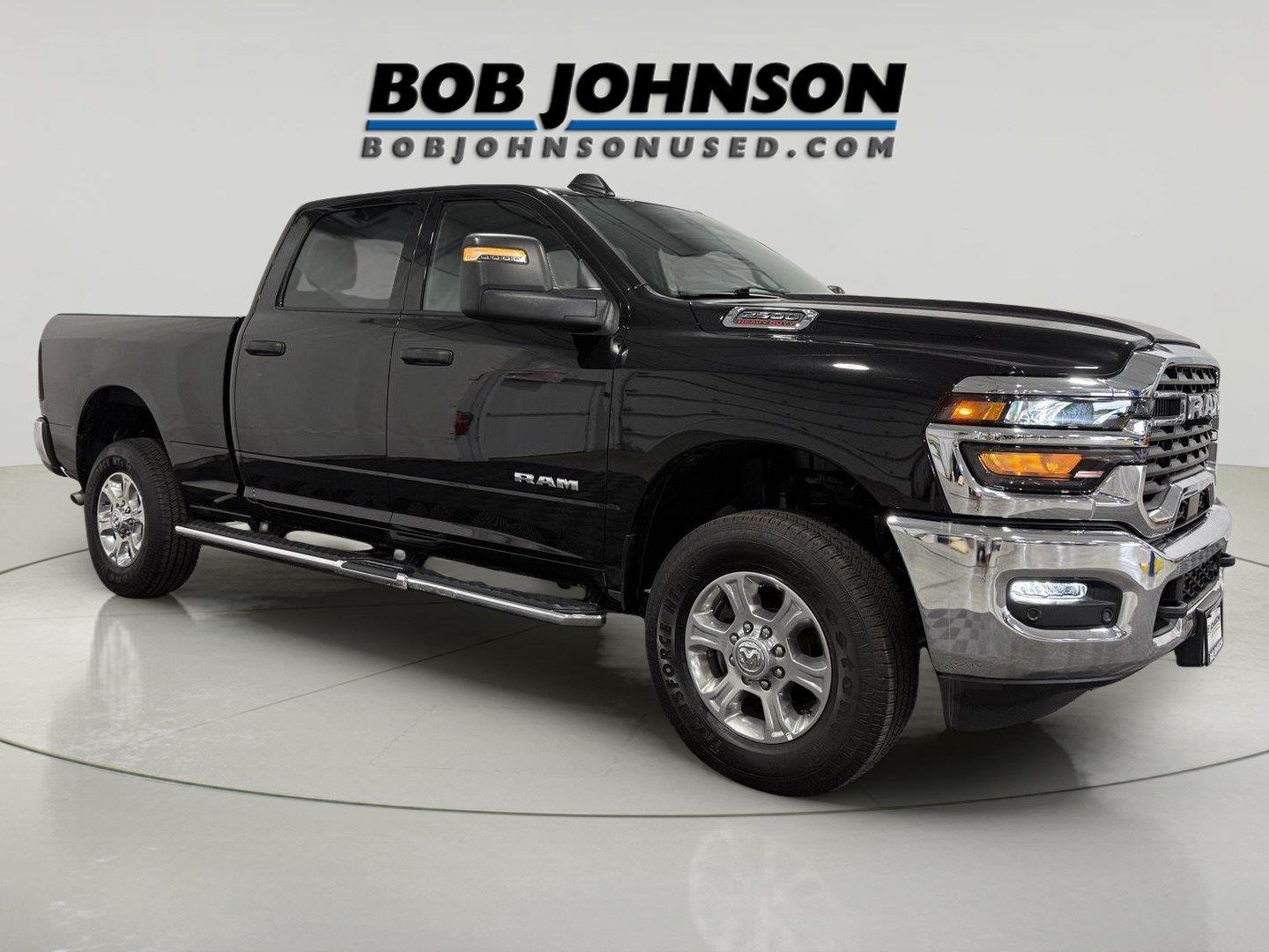 Diamond Black Crystal Pearlcoat 2026 RAM 2500 Pickup Truck Four-Wheel Drive 8-Speed Automatic
