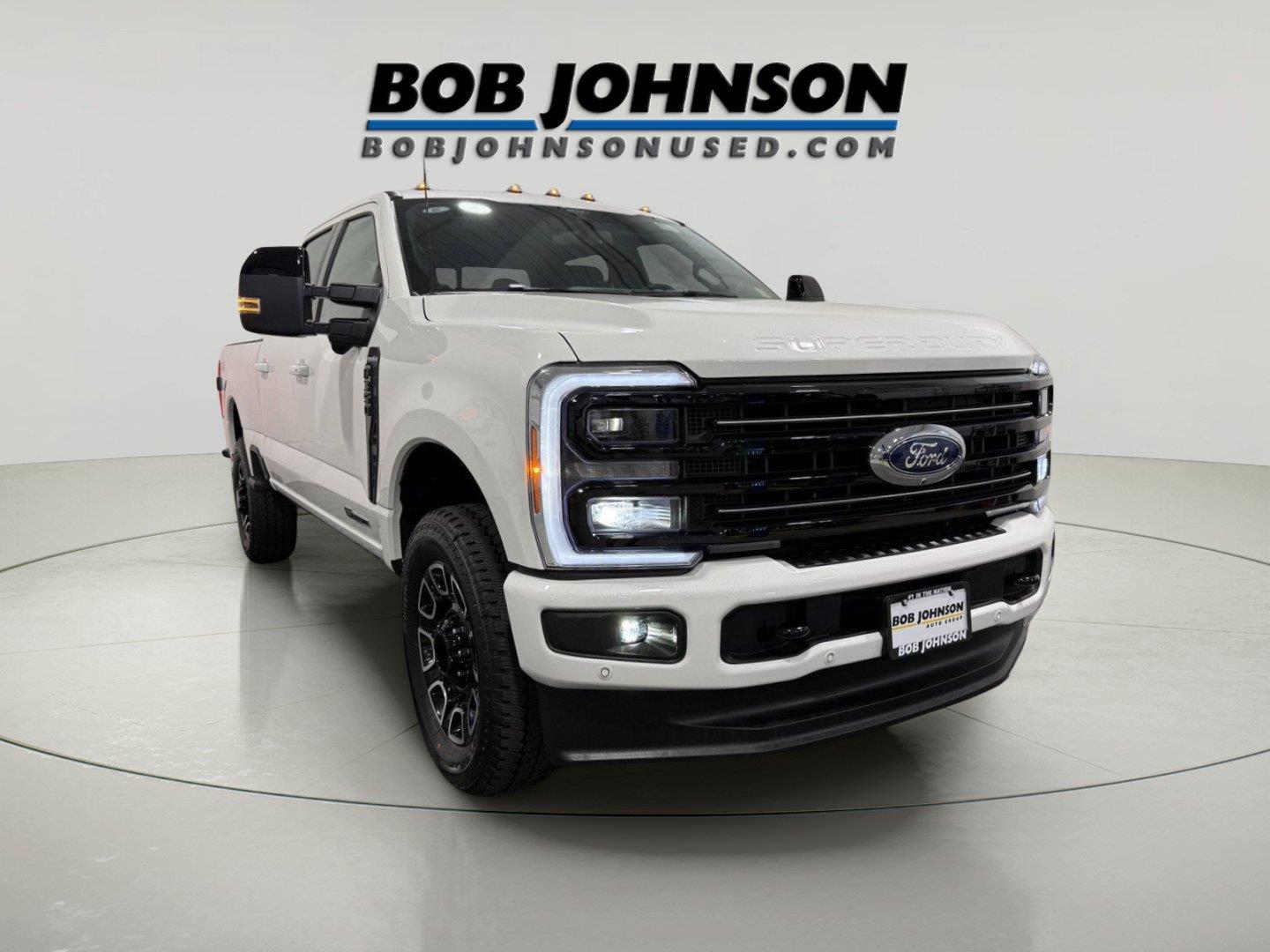 Star White Metallic Tri-Coat 2026 Ford F-350 Super Duty Pickup Truck Four-Wheel Drive Automatic