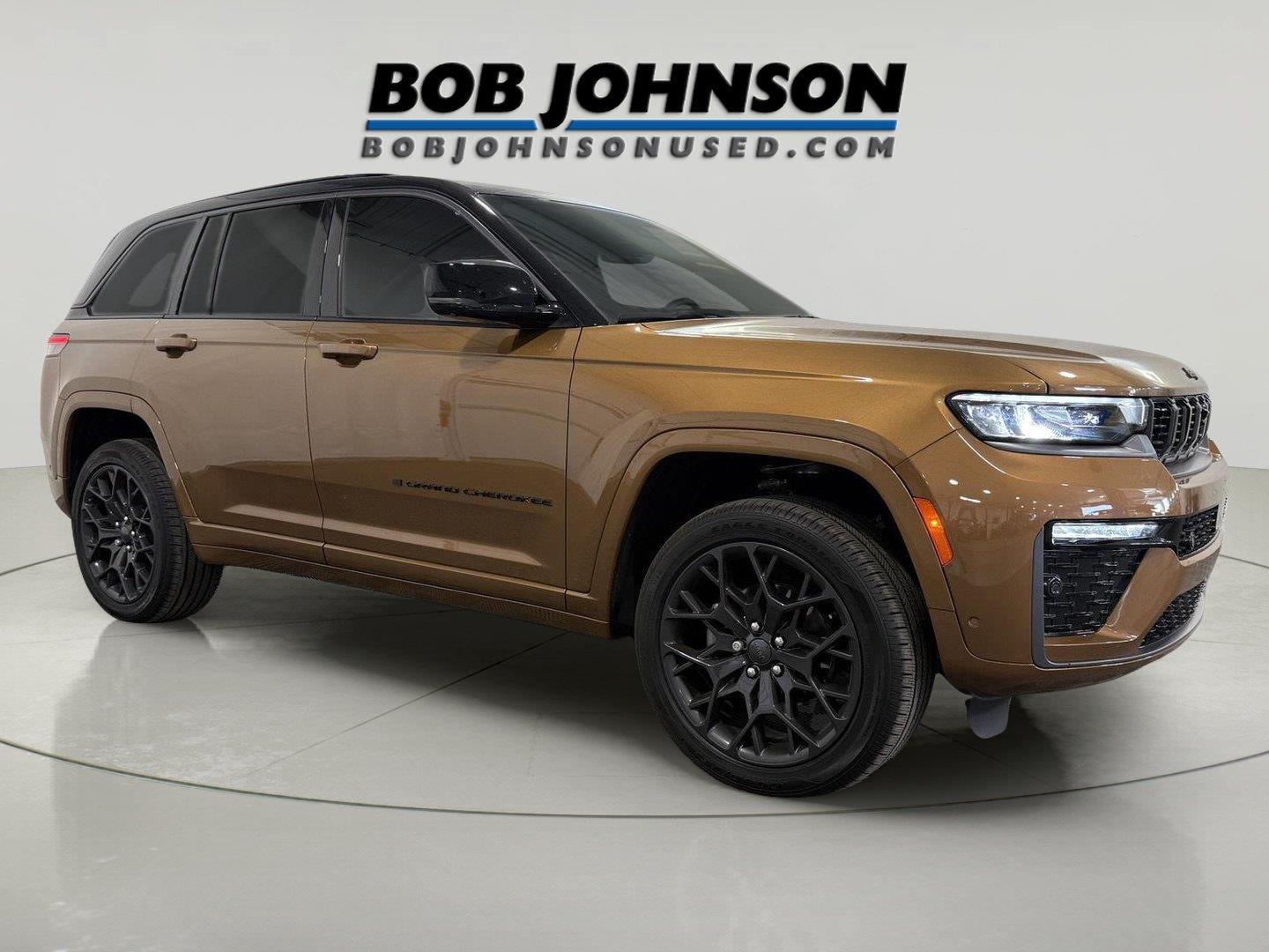 Red (Copper Shino Metallic Clearcoat) 2026 Jeep Grand Cherokee SUV / Crossover Four-Wheel Drive 8-Speed Automatic