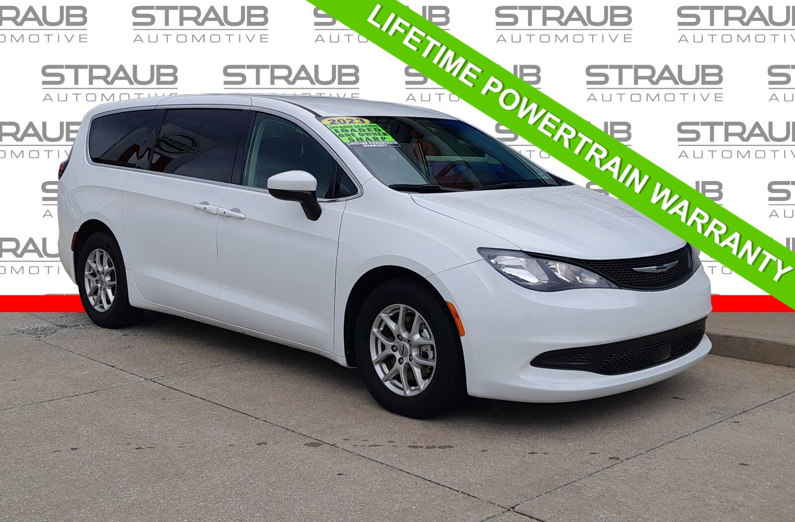 2023 Chrysler Voyager LX FWD