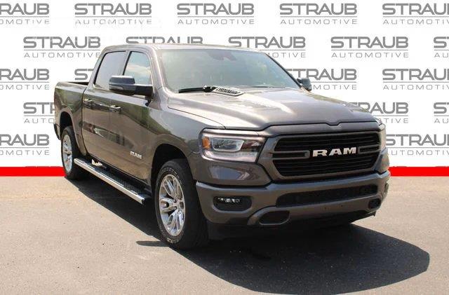 2023 RAM 1500 Gris (Granite Crystal Metallic Clearcoat) Camioneta Todo terreno 8 velocidades Automática