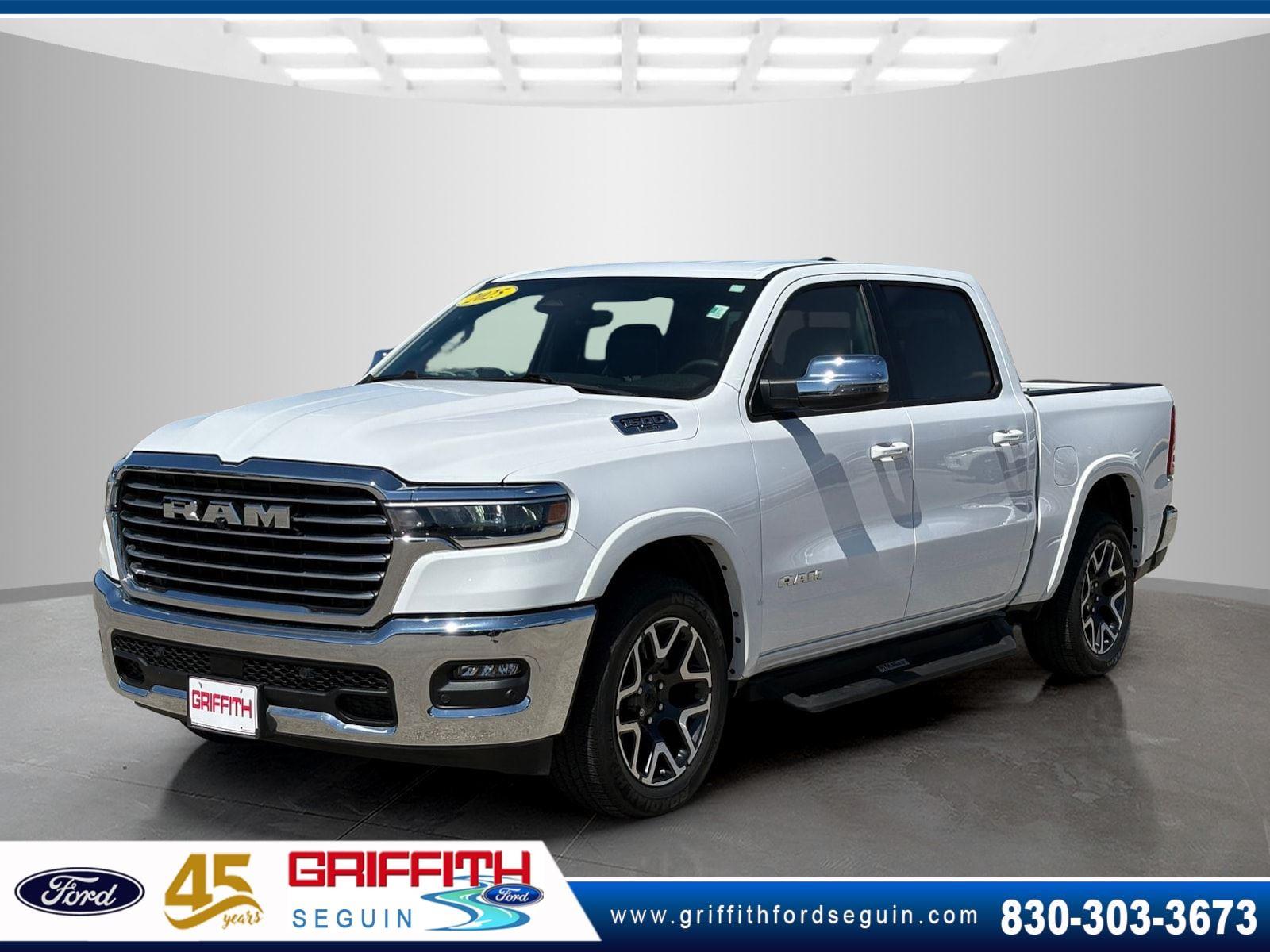 2025 RAM 1500 Laramie Crew Cab 4WD