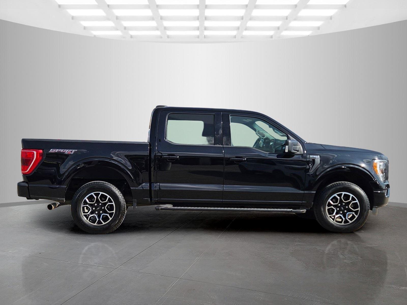 View vehicle photo 4