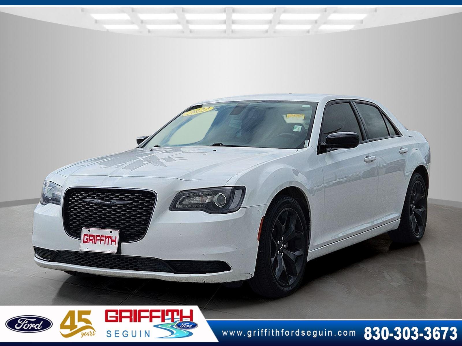 Bright White Clearcoat 2022 Chrysler 300 Touring RWD Sedan Rear-Wheel Drive 8-Speed Automatic