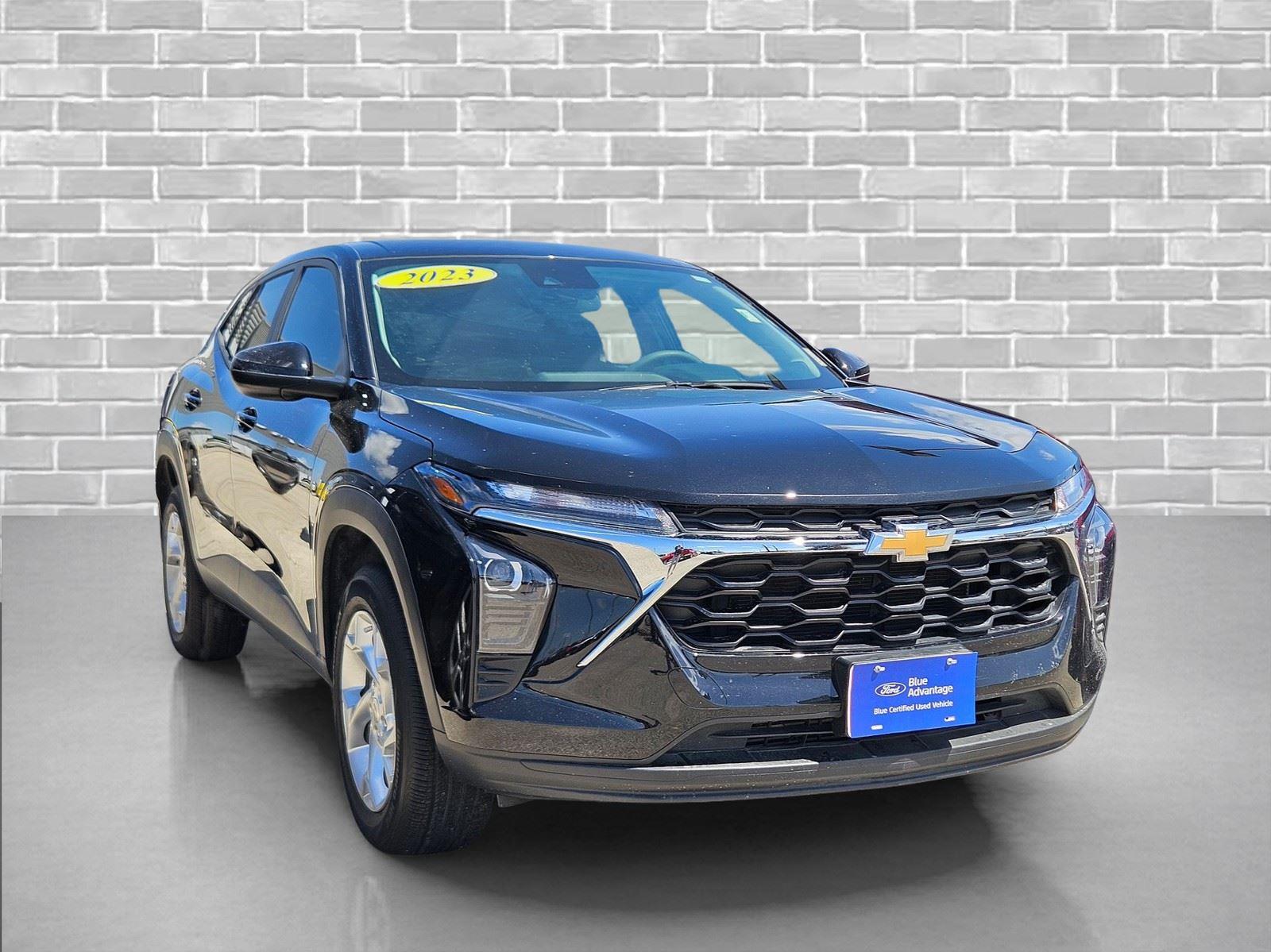 View vehicle photo 3