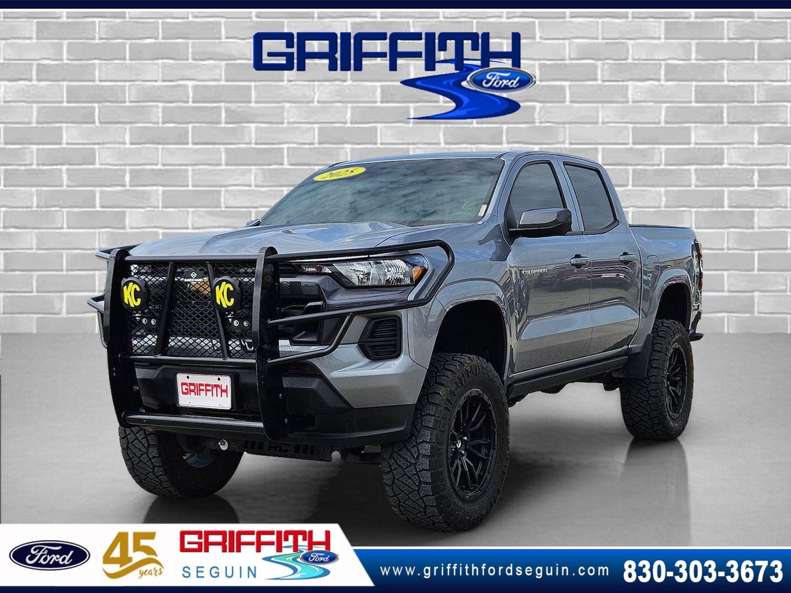 Sterling Gray Metallic 2025 Chevrolet Colorado Pickup Truck Four-Wheel Drive 8-Speed Automatic
