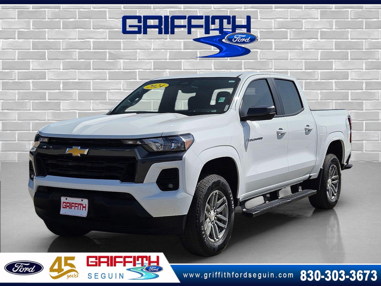 Summit White 2024 Chevrolet Colorado Pickup Truck 4X2 8-Speed Automatic