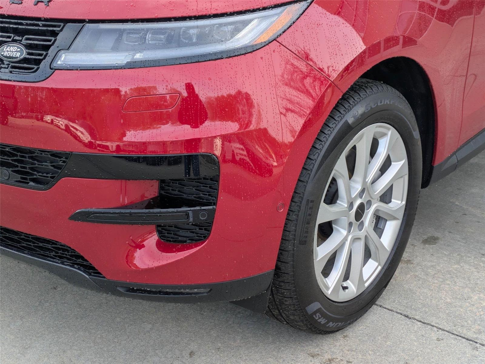 New 2026 Firenze Red Metallic Land Rover SE image 9