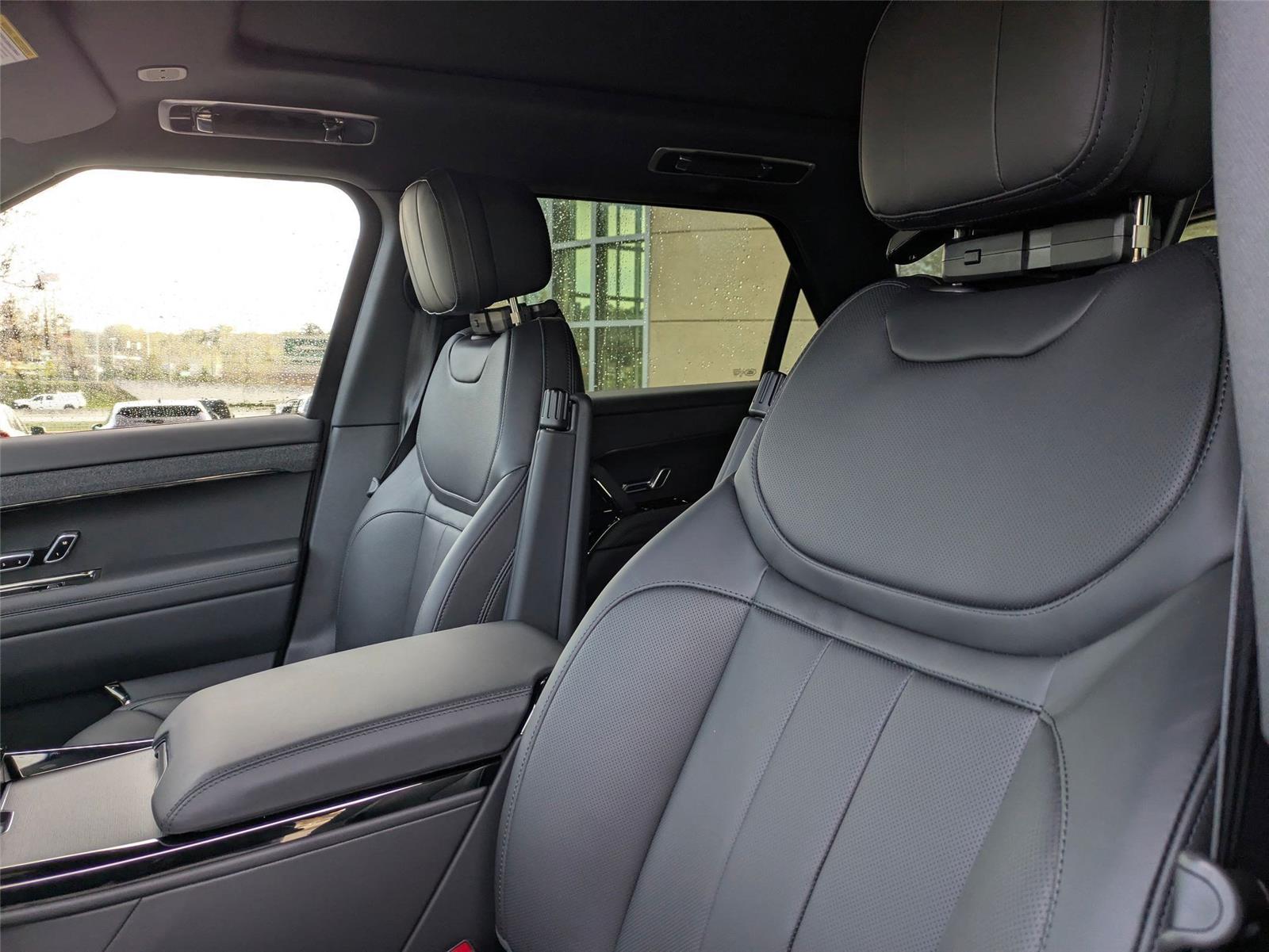 New 2026 Firenze Red Metallic Land Rover SE image 14