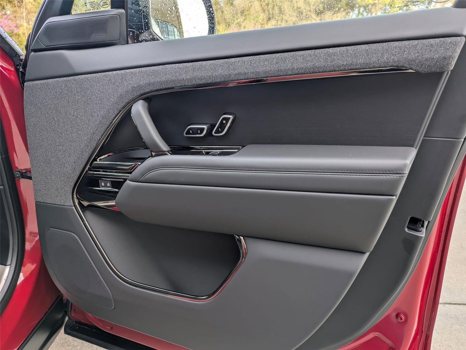 New 2026 Firenze Red Metallic Land Rover SE image 32