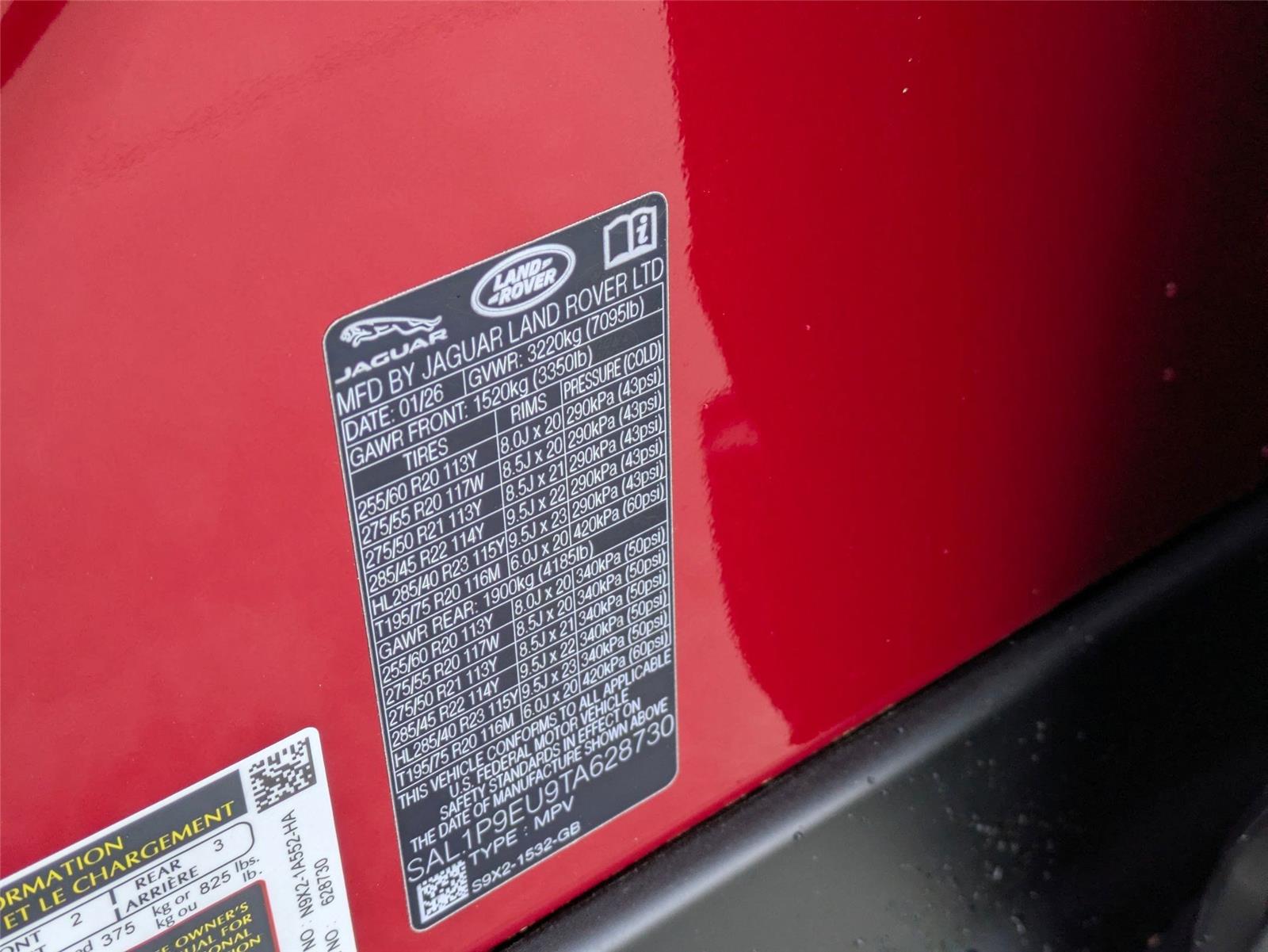 New 2026 Firenze Red Metallic Land Rover SE image 38
