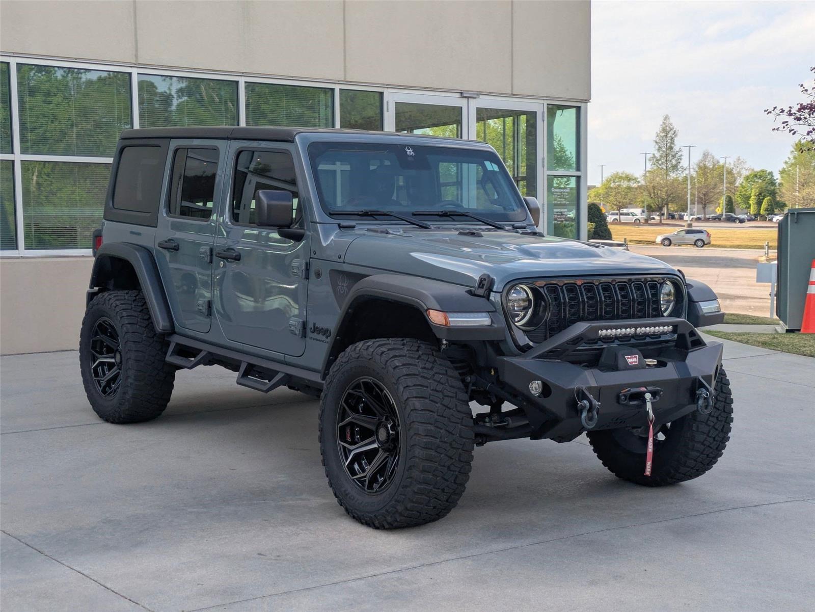 View vehicle photo 3