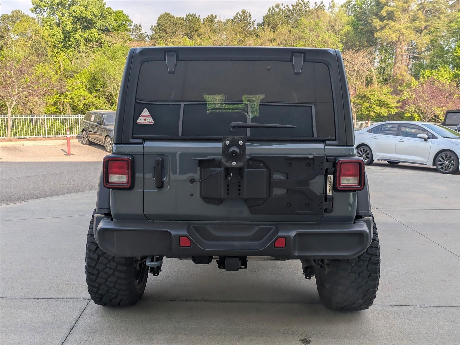 View vehicle photo 6