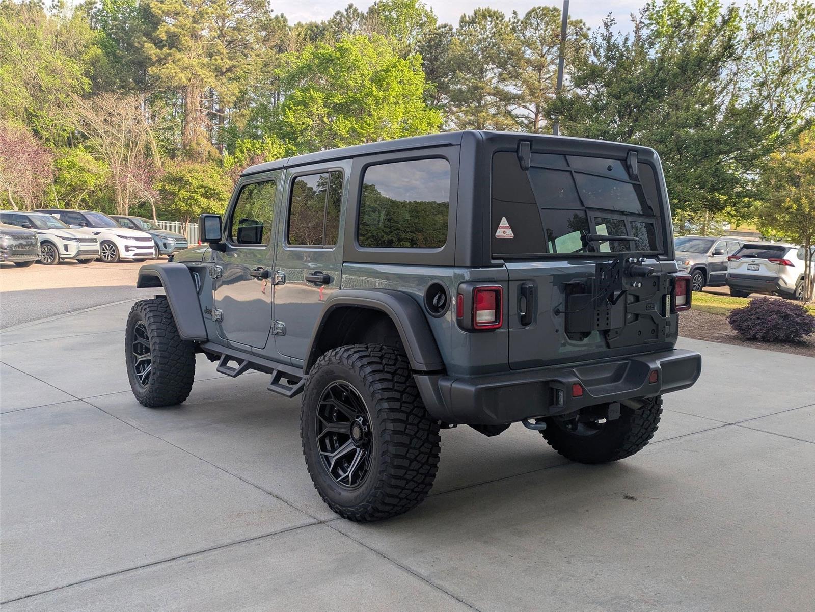 View vehicle photo 7