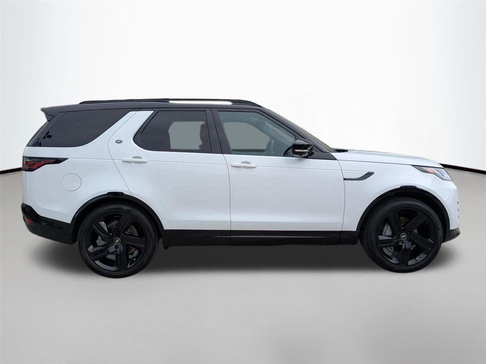 Used 2026 Fuji White Land Rover Dynamic SE image 4