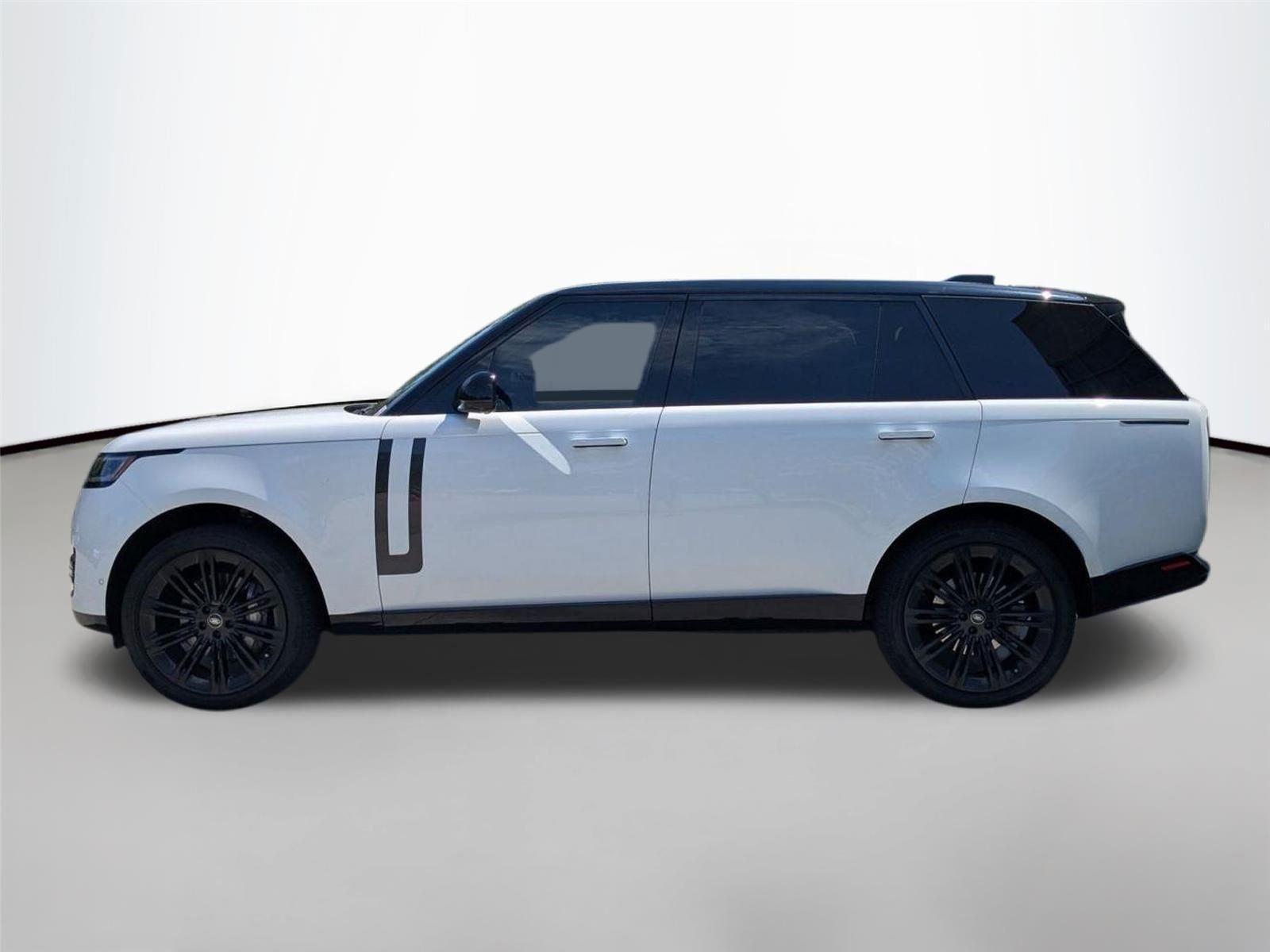Used 2025 Fuji White Land Rover SE image 2