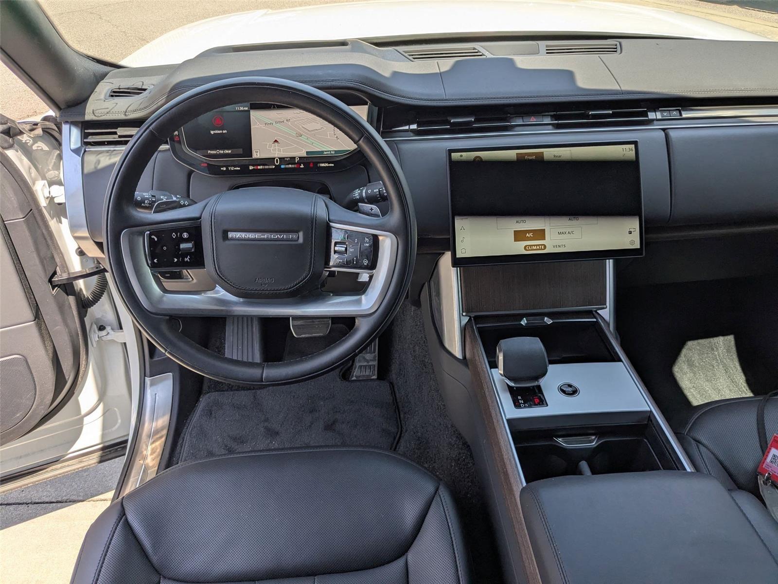 Used 2025 Fuji White Land Rover SE image 13