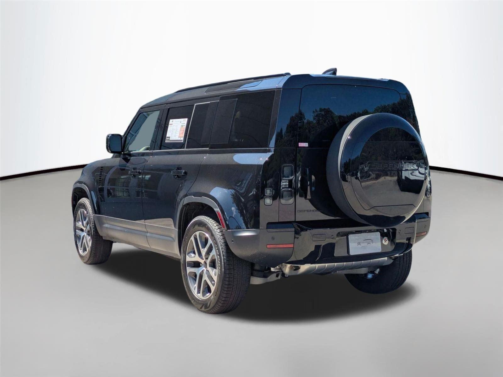 Used 2026 Santorini Black Metallic Land Rover S image 38