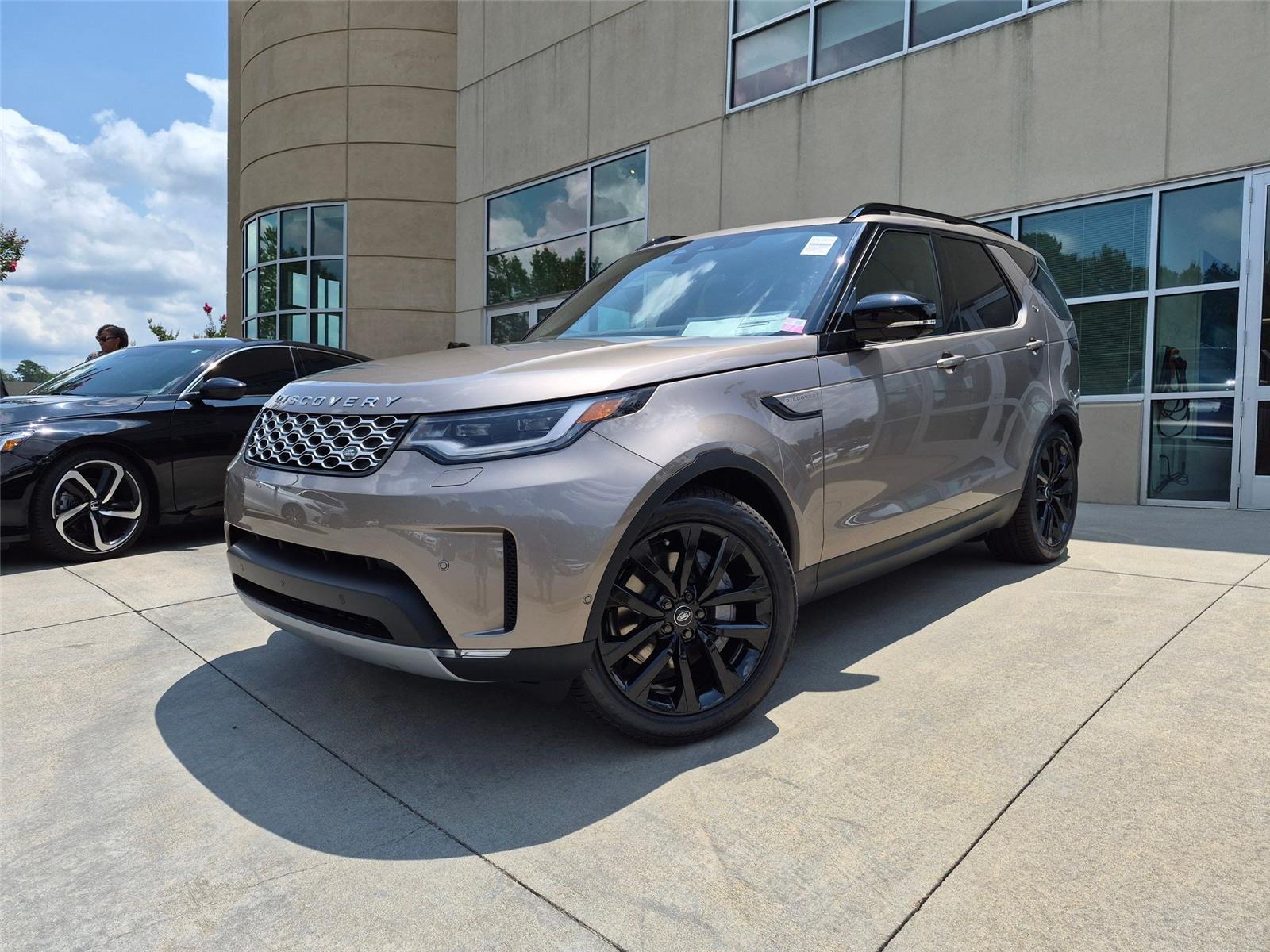 Lantau Bronze Metallic 2026 Land Rover Discovery SUV / Crossover All-Wheel Drive Automatic