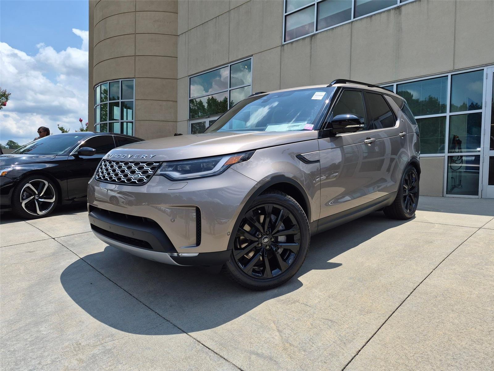 Lantau Bronze Metallic 2026 Land Rover Discovery SUV / Crossover All-Wheel Drive Automatic