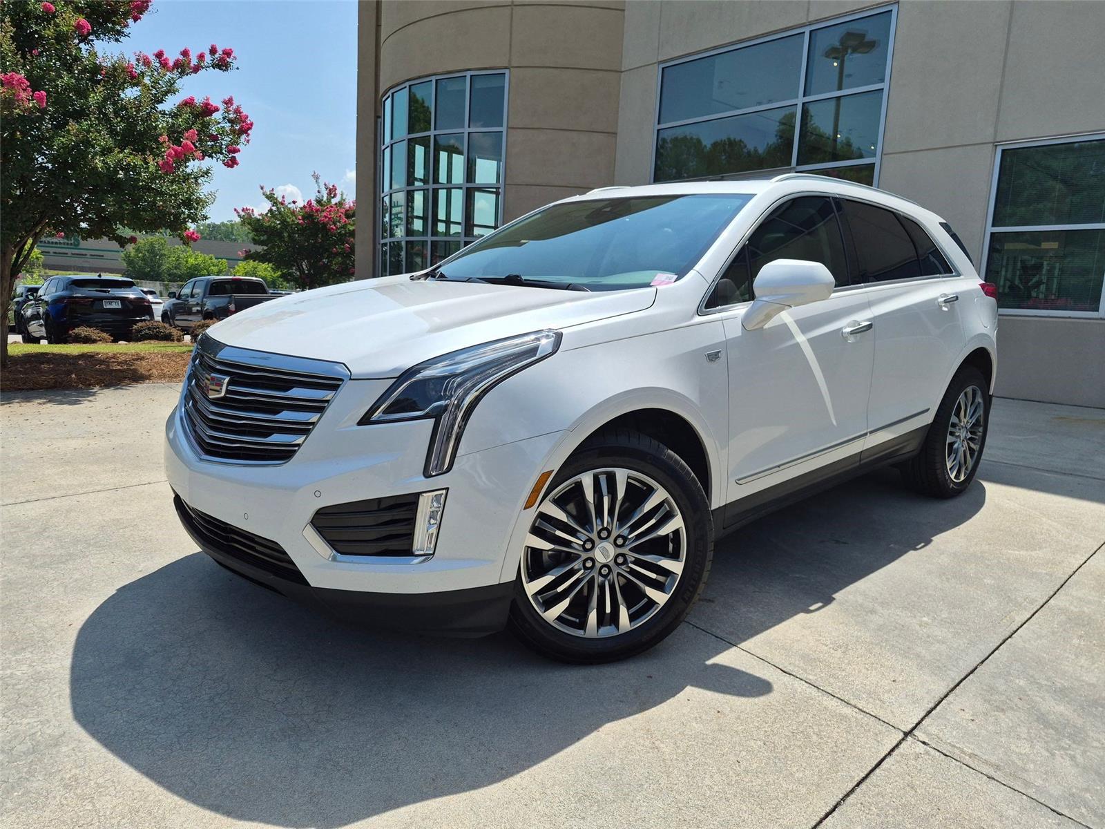 Crystal White Tricoat 2018 Cadillac XT5 SUV / Crossover Front-Wheel Drive 8-Speed Automatic