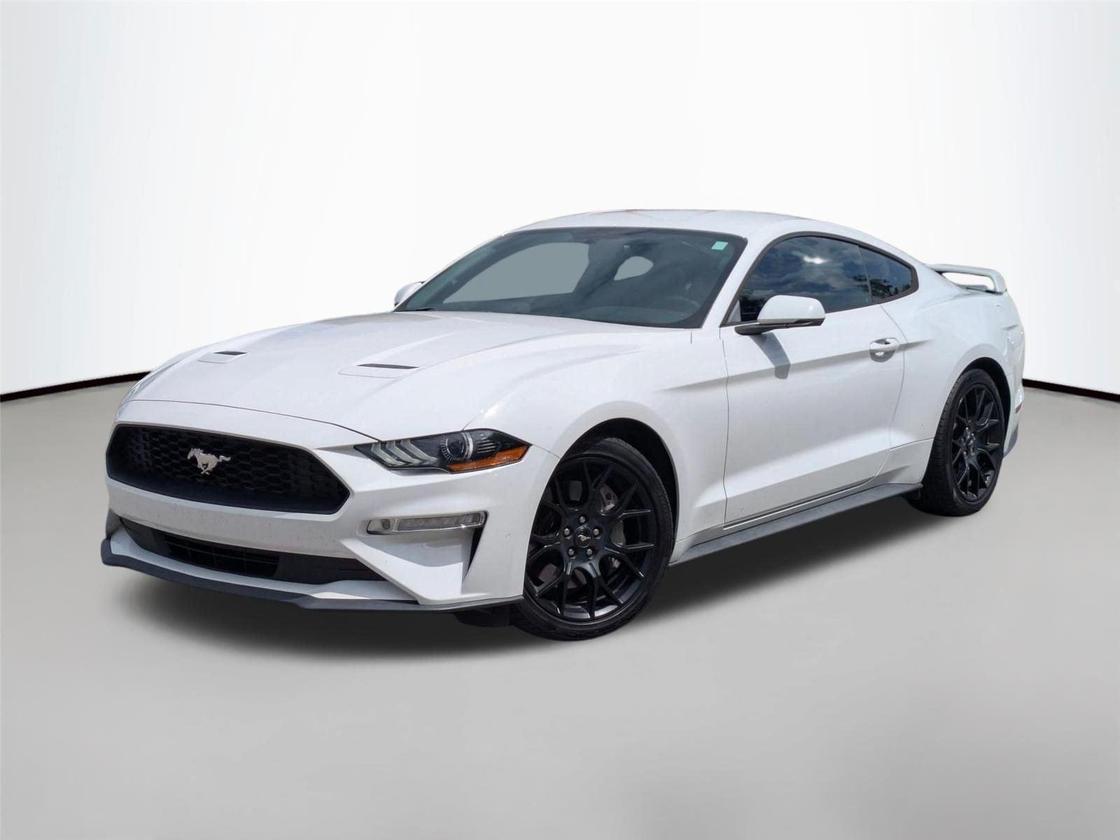 Oxford White 2018 Ford Mustang Coupe Rear-Wheel Drive 6-Speed Manual