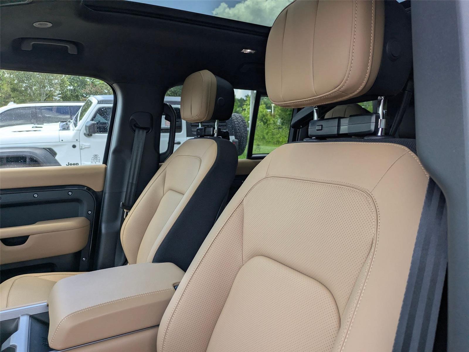 New 2026 Carpathian Grey Premium Metallic Land Rover X image 14
