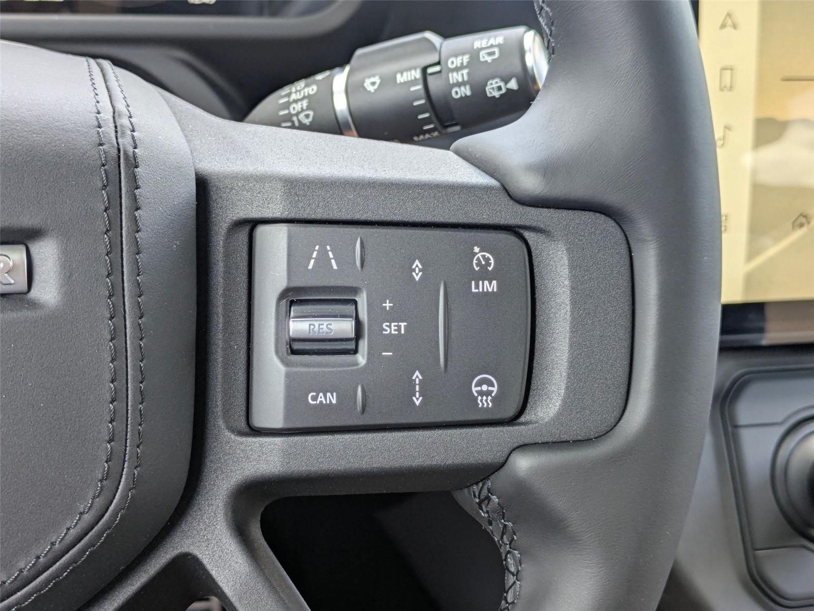 New 2026 Carpathian Grey Premium Metallic Land Rover X image 18