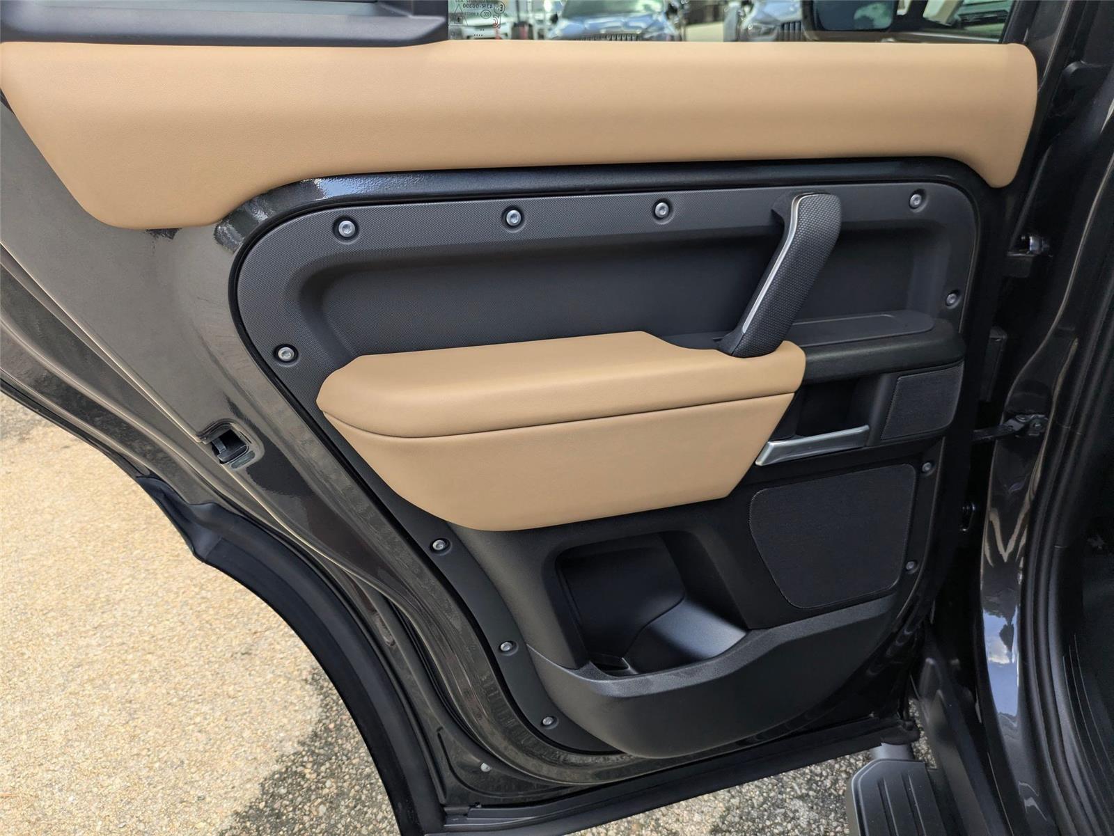 New 2026 Carpathian Grey Premium Metallic Land Rover X image 26