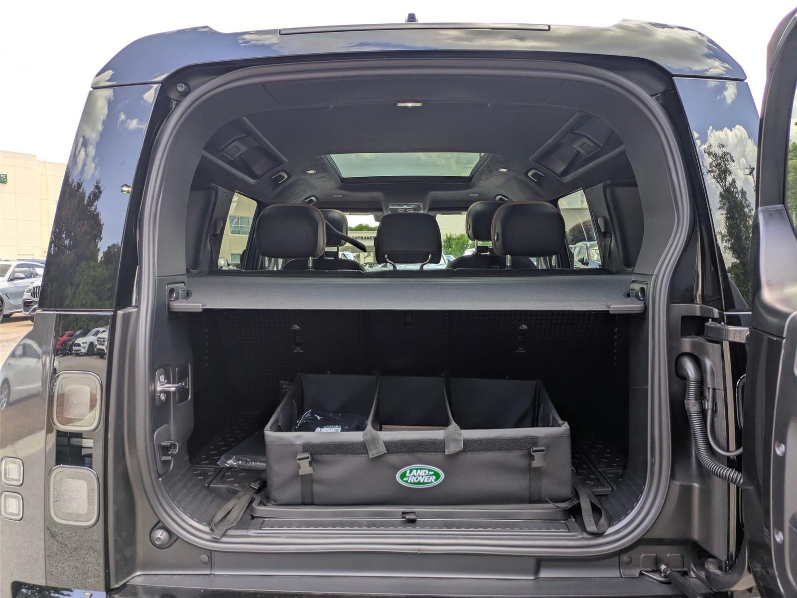 New 2026 Carpathian Grey Premium Metallic Land Rover X image 30