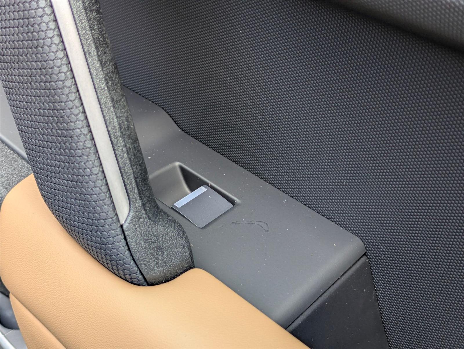 New 2026 Carpathian Grey Premium Metallic Land Rover X image 33