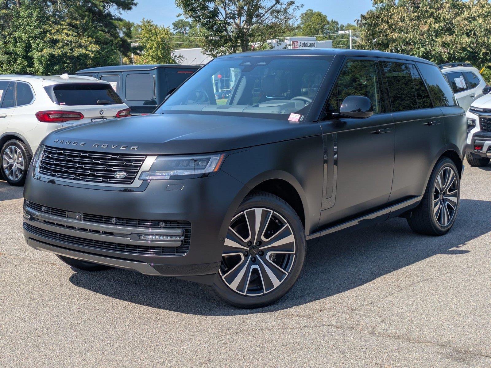 Obsidian Black SV Bespoke Ultra Metallic Gloss 2026 Land Rover Range Rover SUV / Crossover All-Wheel Drive Automatic