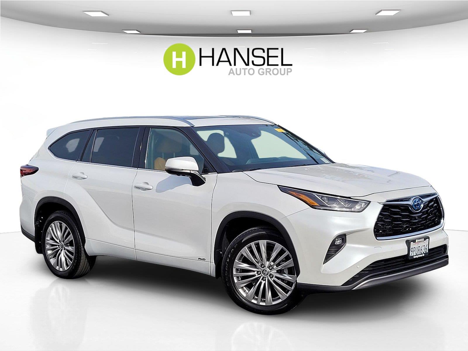 White (Wind Chill Pearl) 2024 Toyota Highlander Hybrid SUV / Crossover All-Wheel Drive Continuously Variable Transmission