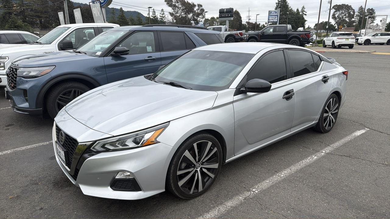  2022 Nissan Altima 2.5 SR FWD   