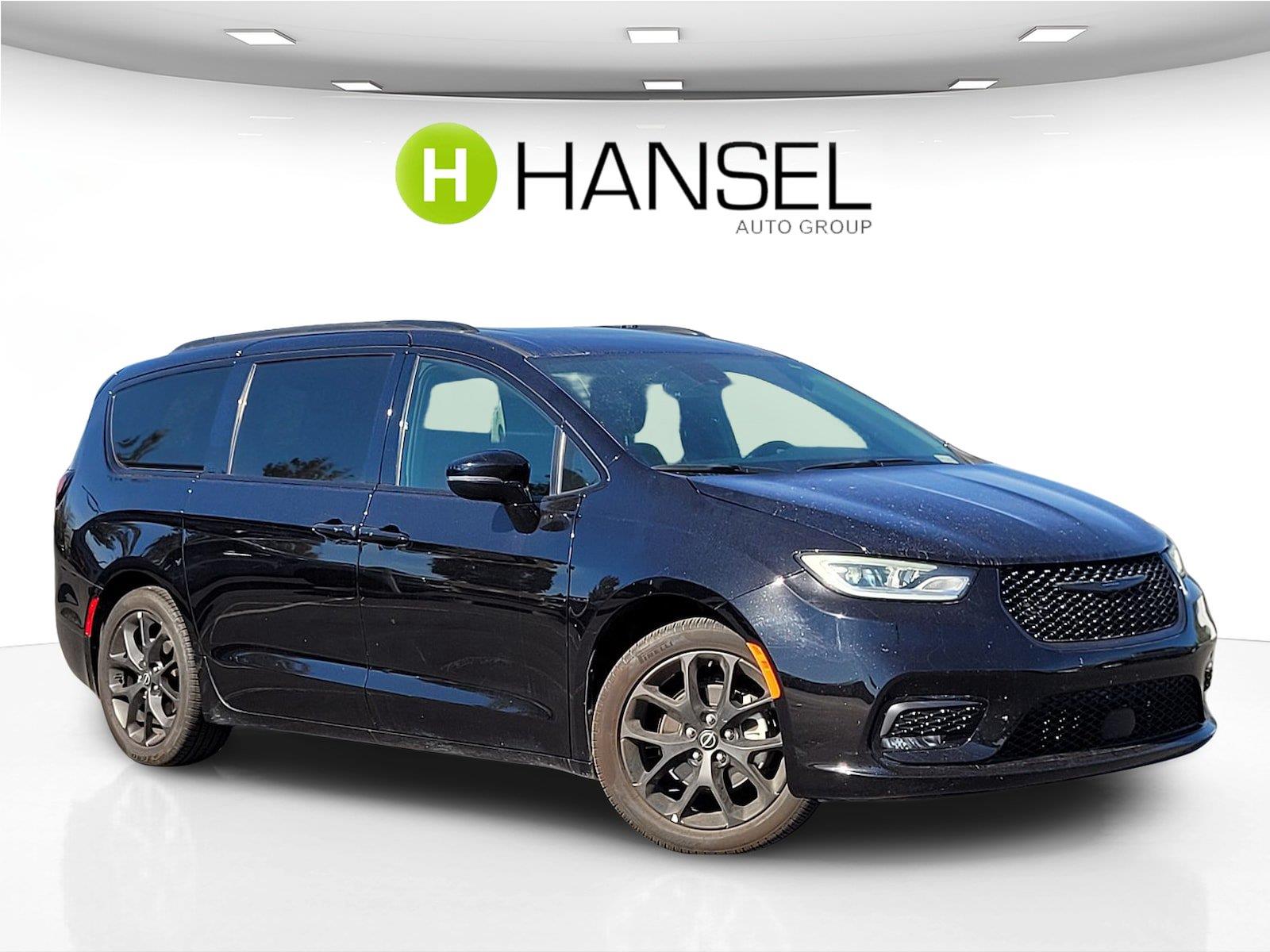 Diamond Black Crystal Pearlcoat 2025 Chrysler Pacifica Minivan Front-Wheel Drive 9-Speed Automatic