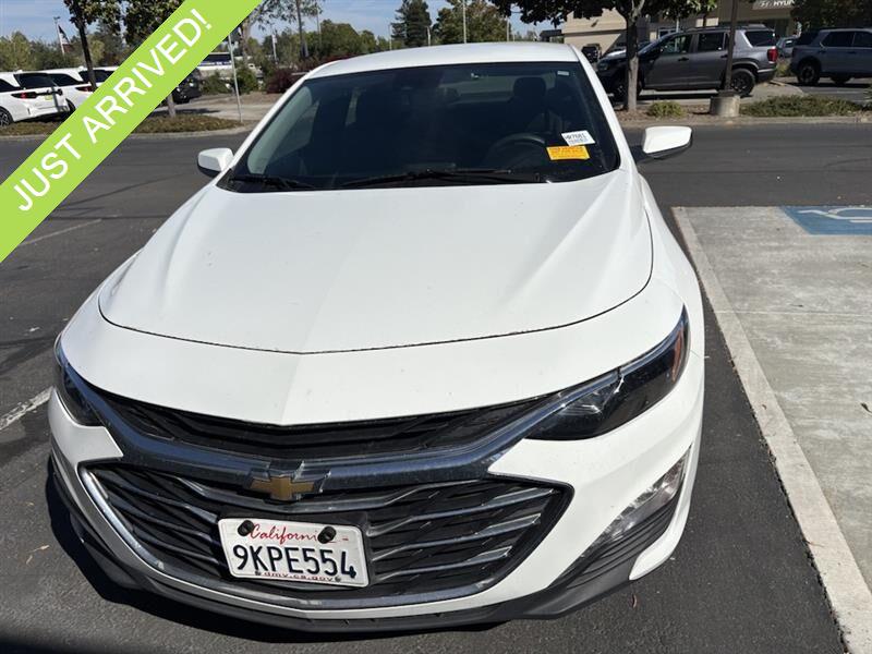Summit White 2024 Chevrolet Malibu Sedan Front-Wheel Drive Continuously Variable Transmission